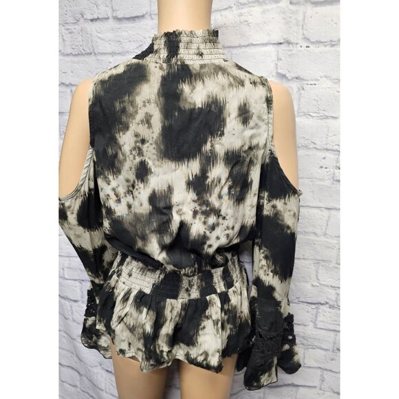 VENUS S BLACK BEIGE MOCK NECK COLD SHOULDER SMOCKED WAIST PEPLUM V-NECK L/S TOP - Picture 8 of 16